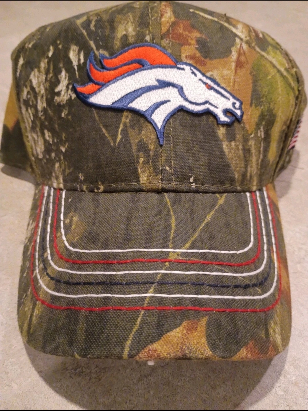 DENVER BRONCOS REALTREE CAMO HAT US FLAG